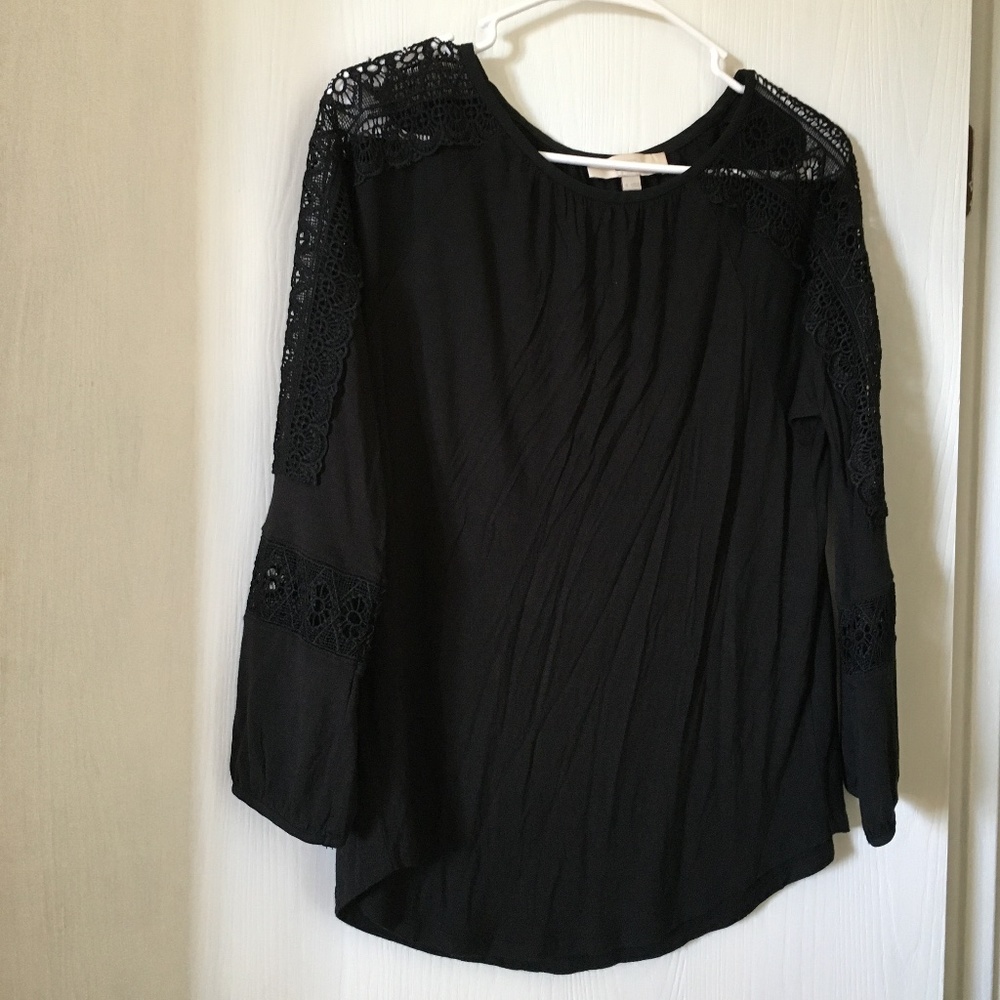 Ann Taylor Loft black long sleeve lace top. Size S.